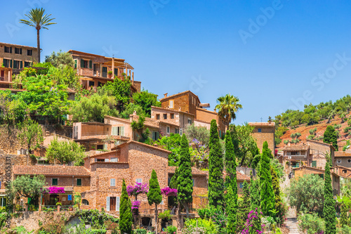 Berg Dorf Mediterran Häuser Spanien Mallorca Valldemossa  photo