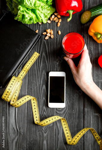 concept diet and smartphone with vegetables mock up