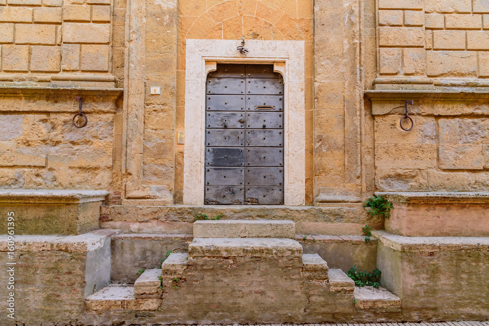 Full of famous valleys in the Tuscan countryside Full of famous valleys in the Tuscan countryside