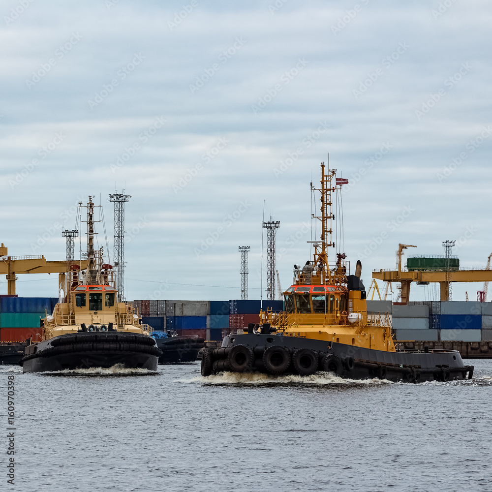 Fototapeta premium Tug ships in port