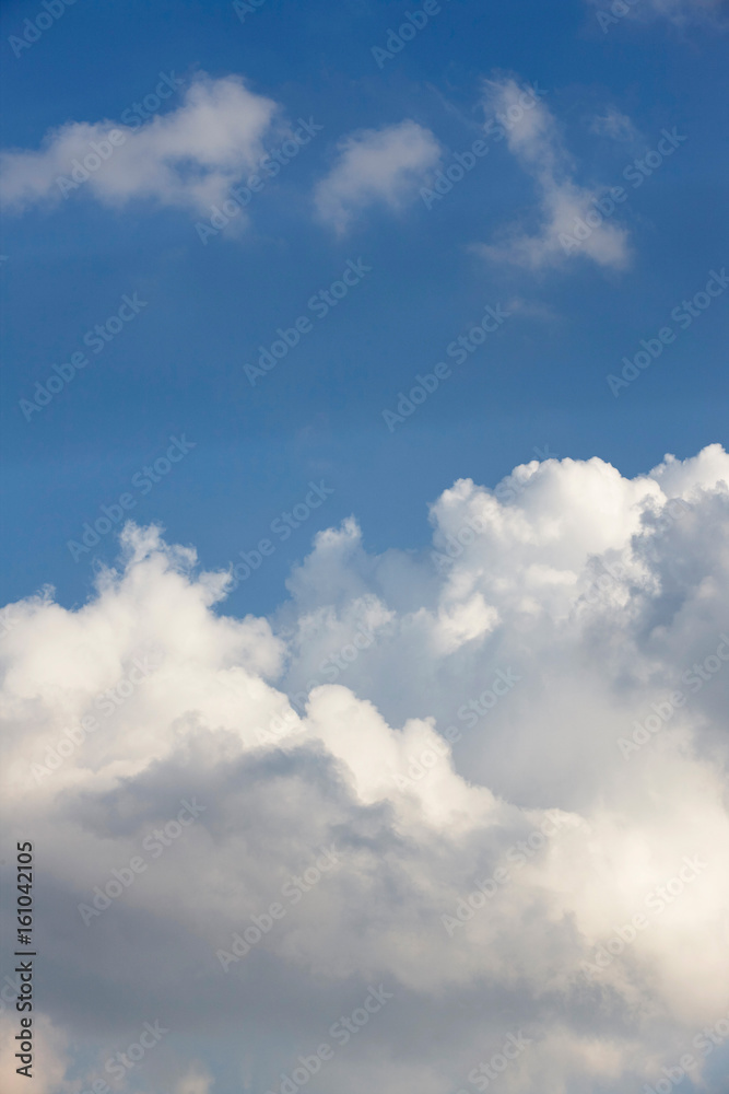 空 空