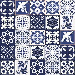 Keuken achterwand Portugese tegeltjes patronen Blauwe azulejos met sierlijk bloemdessin  © Wiktoria Matynia