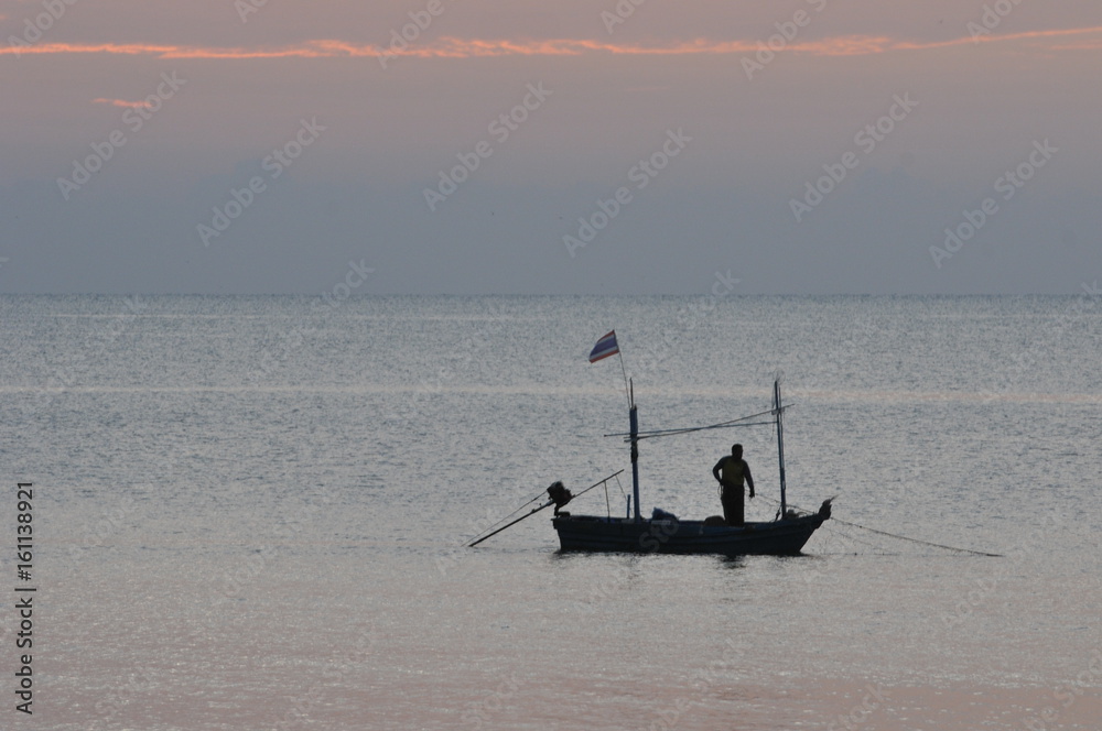 Naklejka premium beautiful blue sky with clouds background.Sky clouds and sea, Sky with clouds weather nature cloud blue, Sky background on sunset, sunset at sea. variety of colors and hues of the rising sun