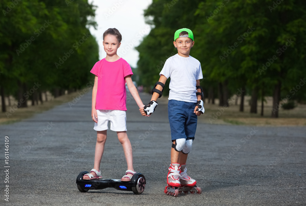 Self balancing shop roller skates