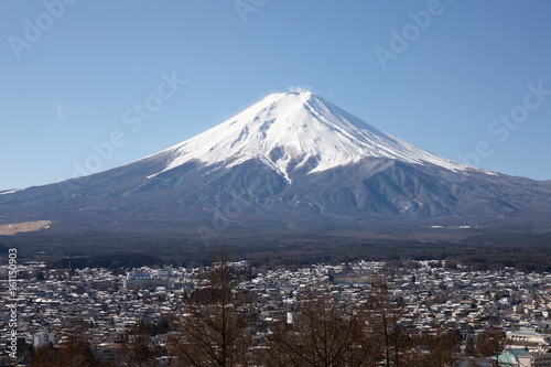 新倉山浅間公園から望む富士山 © sakura