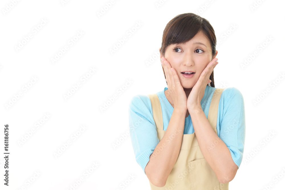 不安そうな表情の主婦 不安そうな表情の主婦