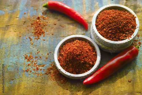 Quadro em tela Red hot chili Cayenne pepper fresh and dried powdered spice, ready to use
