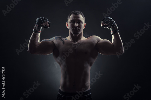 Boxing man © Artem Furman