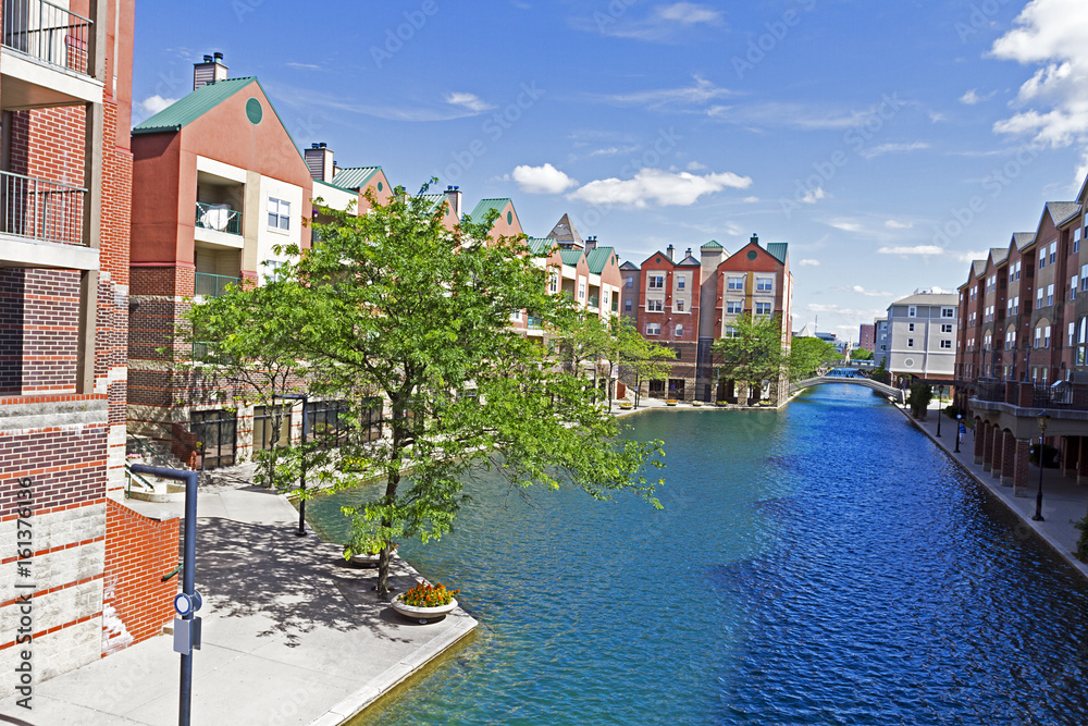 Φωτογραφία Canal in downtown Indianapolis, the capital of Indiana, USA