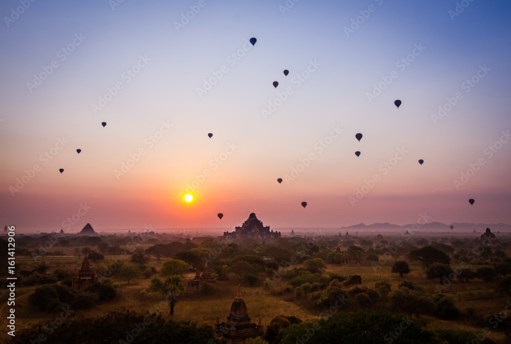 Obraz premium Bagan sunrise