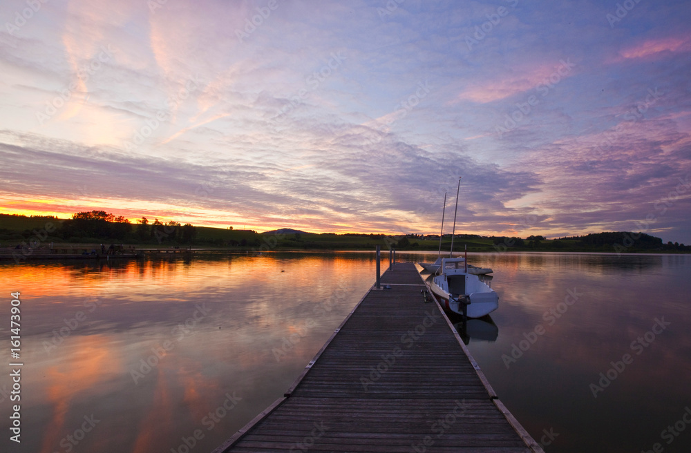 Fototapeta premium Sonnenuntergang am Wallersee