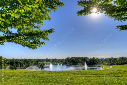 Obraz na płótnie The view of the Grand Basin from Art Hill in Forest Park, St. Louis, Missouri. w salonie