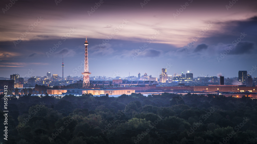 Berliner Skyline mit Fernsehturm und Funkturm