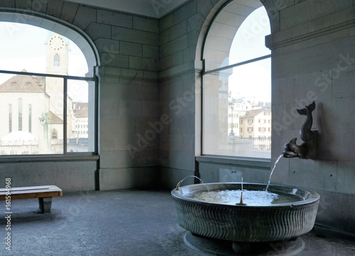 Brunnen im Helmhaus in Zürich photo