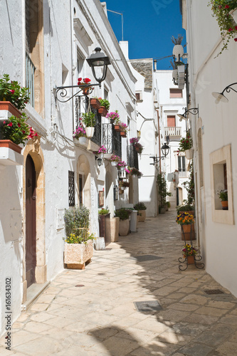 Alleyway. Locorotondo. Puglia. Italy.  photo