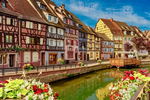 Fototapeta Naklejka Na Ścianę i Meble -  Panorama of the colorful town of France in the Alsace region Colmar