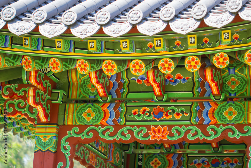 Fototapeta premium asian patterns on construction in Kiev botanical garden