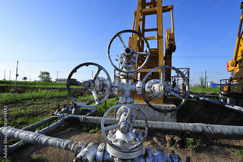The pipe and valve oil fields The pipe and valve oil fields