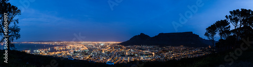 Cape Town at night © HandmadePictures