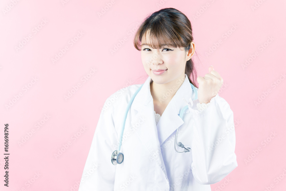 白衣の女性・ピンクバック 白衣の女性・ピンクバック