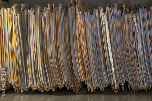 Canvastavla Crammed Files and Manilla Folders