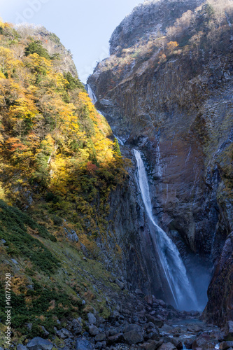紅葉と雪の称名滝 Shomyo Falls