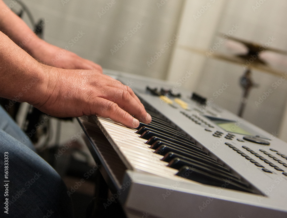 Obraz premium Tastiera elettrica, fuoco selettivo