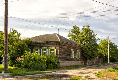 old wooden house © Анон Ревуцкий