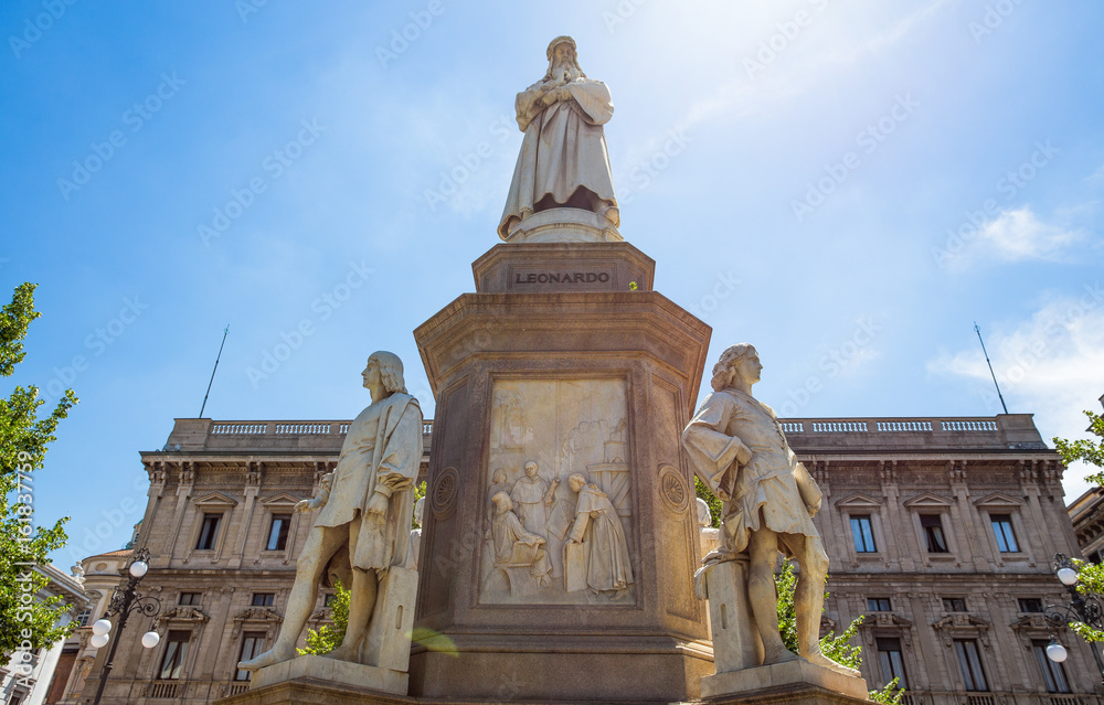 Leonardo da Vinci Statue in Milan, Scala Square, Milan, Italy.