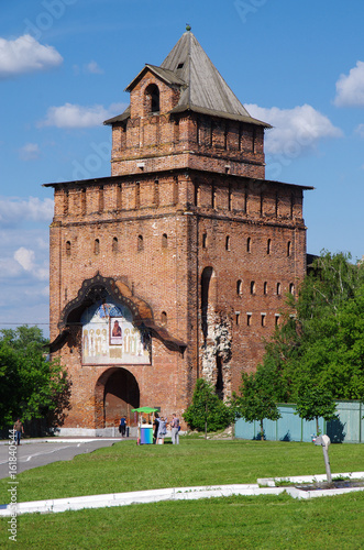 KOLOMNA, RUSSIA - June, 2017: Pyatnitskie gate is the main entrance to the Kolomna Kremlin photo