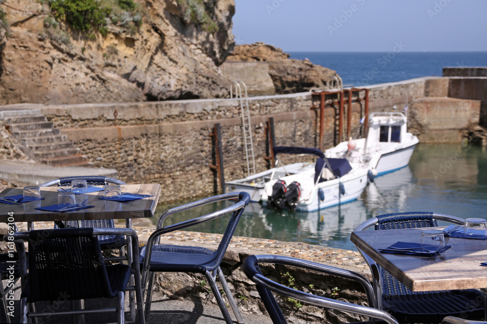 Fototapeta premium restaurant at the fishing port