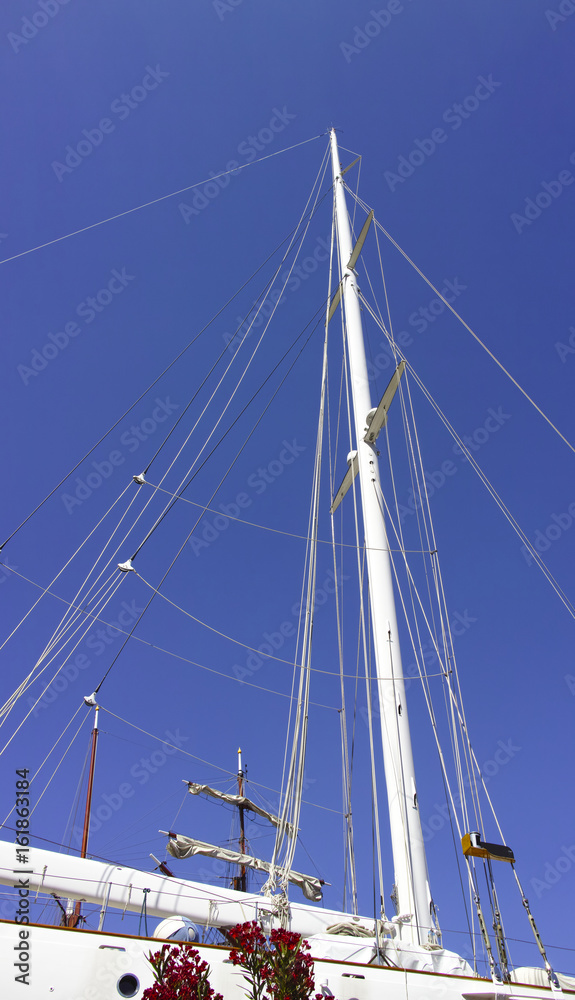 mast of tall ship