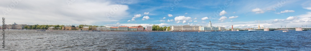 Fototapeta premium Panorama an der Neva Sankt Petersburg (Санкт-Петербург) Nordwestrussland (Северо-западный федеральный округ) Russland (Россия)