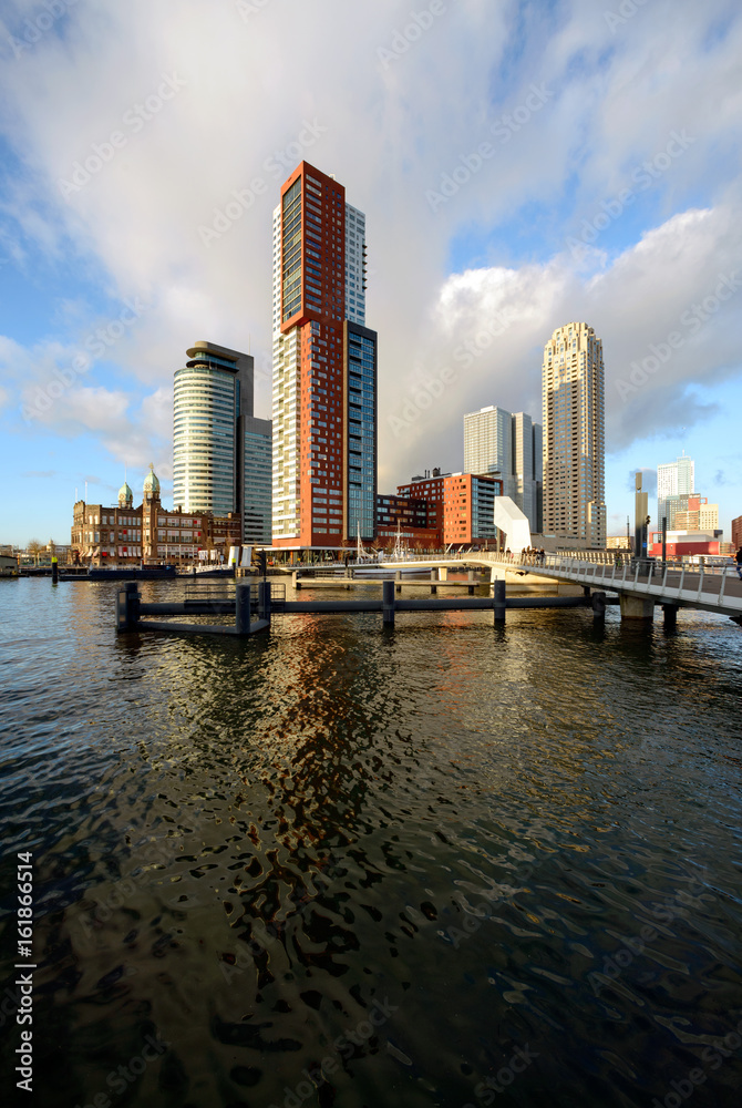Obraz premium ROTTERDAM, THE NETHERLANDS - FEB 2015: Skyscrapers at the Wilhelminapier, Kop van Zuid skyline
