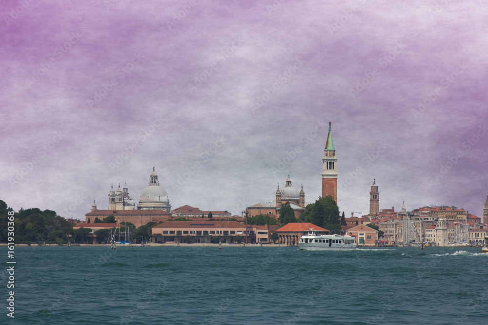 Veduta panoramica di Venezia dalla laguna
