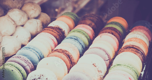 Obraz na plátně French style beautiful delicious dessert cookies macaroni