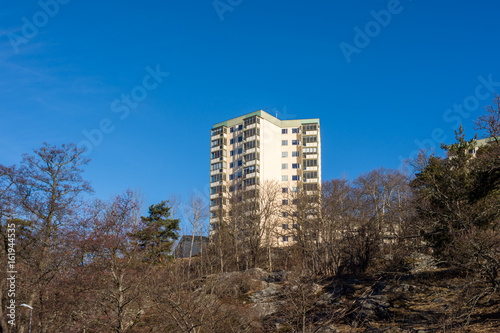 Höghus vid Karlbergs strand i solna med en fin utiskt över Ulsundasjön photo