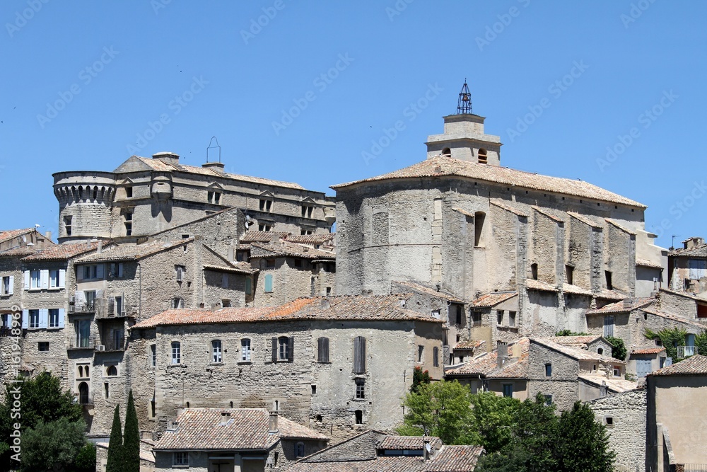 Gordes, classé plus beau village de France en Provence dans le Vaucluse