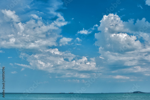 Fototapeta Naklejka Na Ścianę i Meble -  Clouds in the sky over the sea