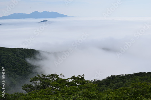 霧と雲海 霧降高原 六方沢橋近くからの展望 栃木県日光市