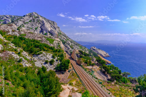 Fotografie Railway in the Estaque mountain range on La Cote Bleue by the Mediterranean se