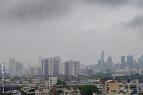 Fototapeta Naklejka Na Ścianę i Meble -  City / View of city in the rain.
