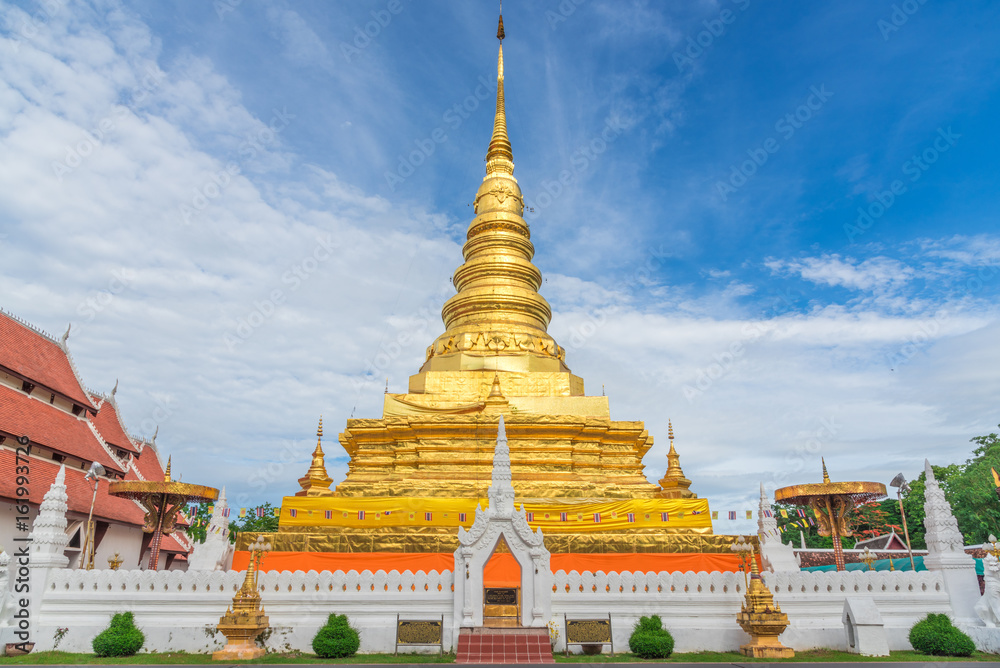 Naklejka premium Wat Phrathat Chae Haeng temple at Nan province, Thailand.
