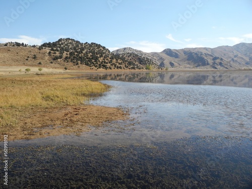 Der Flachwasser-Binnensee Girdev G  l   bei Yuva in der s  dwestlichen T  rkei