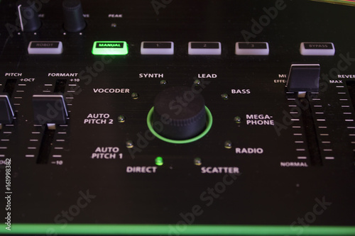 Sound mixing desk