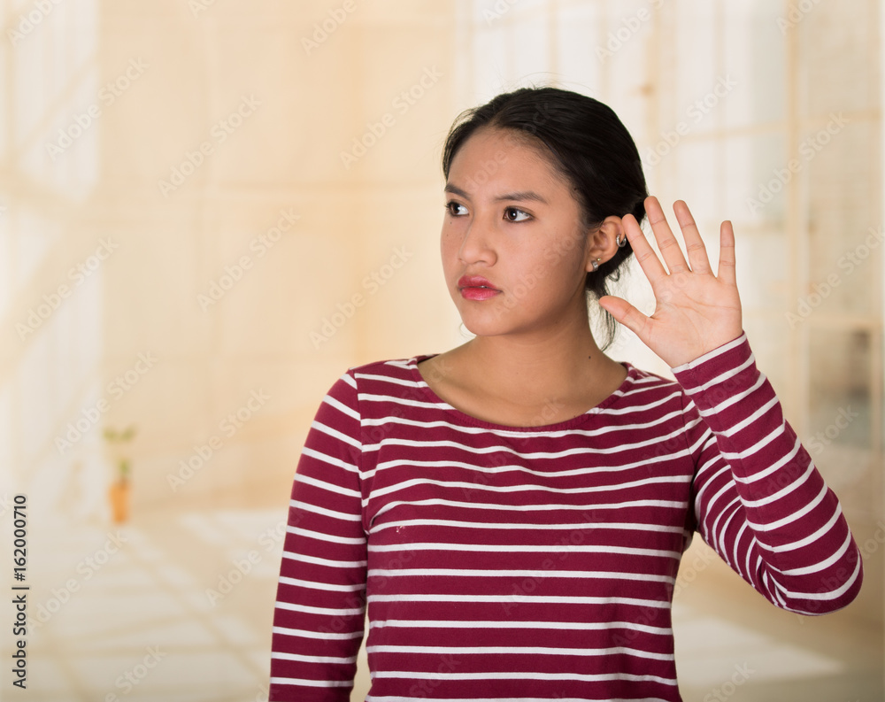 Young hispanic woman posing for camera showing five fingers, injury concept Young hispanic woman posing for camera showing five fingers, injury concept