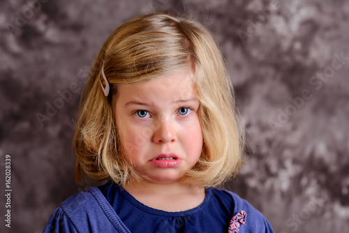 Bilde på lerret littlegirl is in bad mood