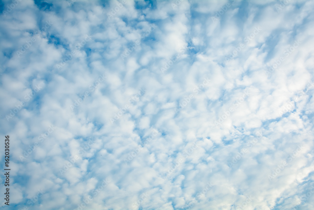 sky cloud color white on air