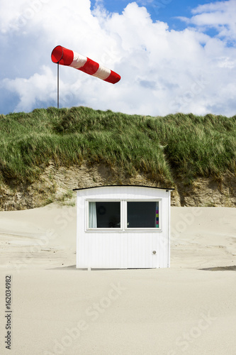 Strandhäuschen bei Sturm