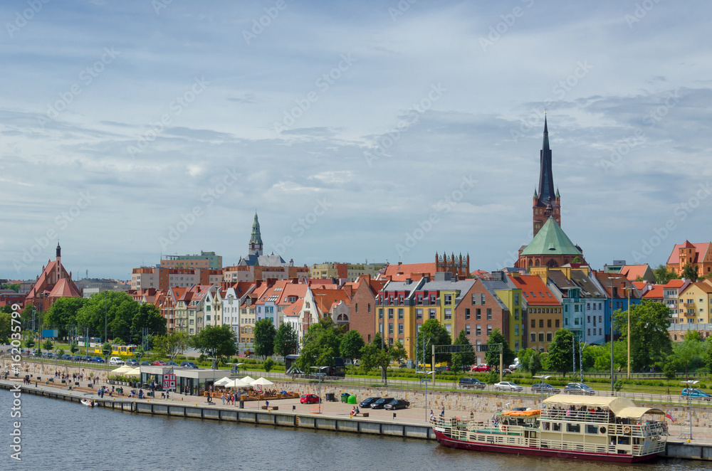 CITY ON THE RIVER - Urban development of Szczecin and the boulevard